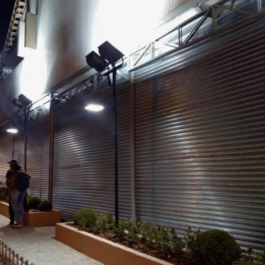 Porta de Enrolar Comercial em SP: Solução Prática para Fachada e Acesso de Serviço | EBPA