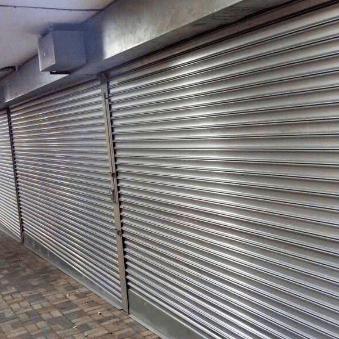 Porta de Aço para Doca em SP: Operação Rápida sem Travamento e sem Parada | EBPA